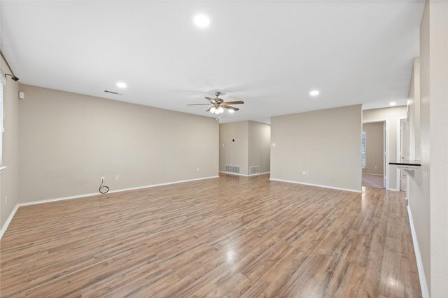 210 Mesquite CIR, Copperas Cove, TX 76522