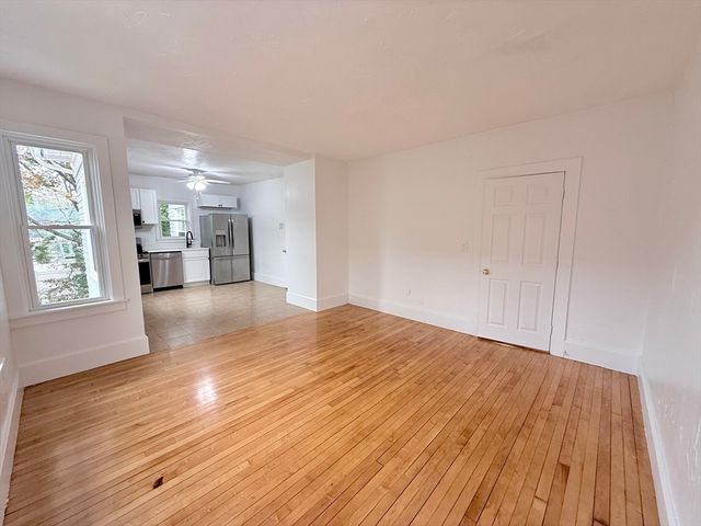5 Stoneland Rd 2, Worcester, MA 01603