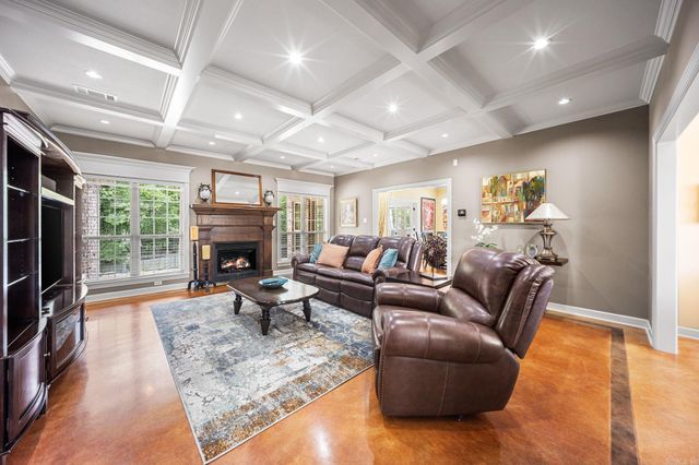 212 Seminole Ln Lane, Maumelle, AR 72113