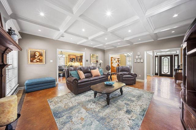 212 Seminole Ln Lane, Maumelle, AR 72113