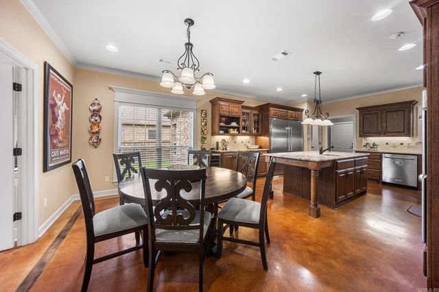 212 Seminole Ln Lane, Maumelle, AR 72113