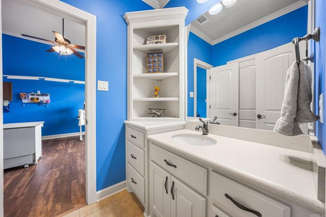 212 Seminole Ln Lane, Maumelle, AR 72113