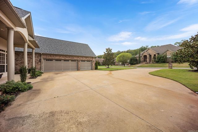 212 Seminole Ln Lane, Maumelle, AR 72113