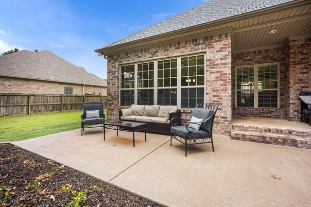 212 Seminole Ln Lane, Maumelle, AR 72113