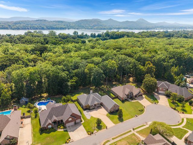 212 Seminole Ln Lane, Maumelle, AR 72113