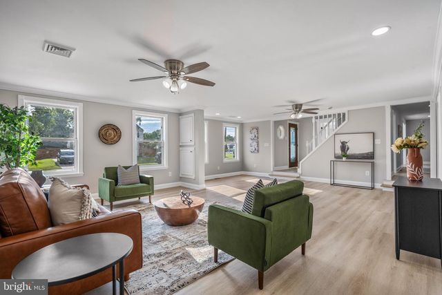 707 LINDA AVE, Blackwood, NJ 08012