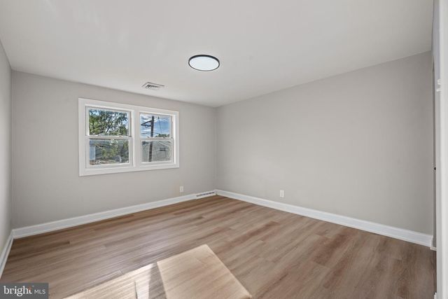 707 LINDA AVE, Blackwood, NJ 08012