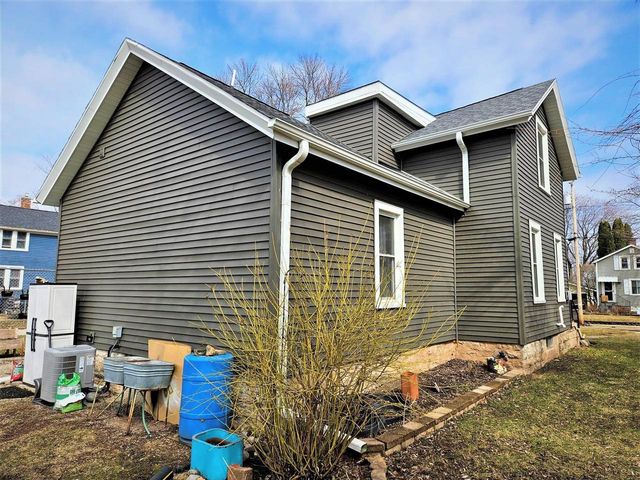 45 EVELINE STREET, Oshkosh, WI 54901