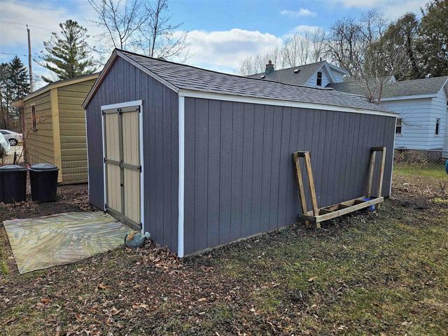 45 EVELINE STREET, Oshkosh, WI 54901