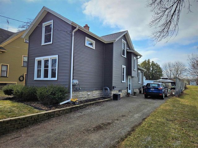 45 EVELINE STREET, Oshkosh, WI 54901