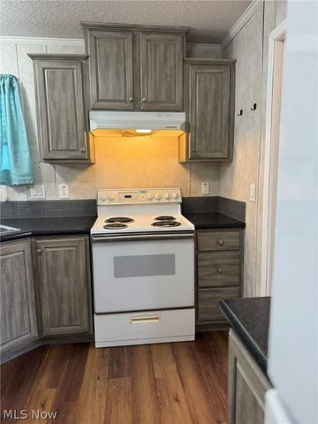 6835 Richmond Road 26, Glenwillow, OH 44139