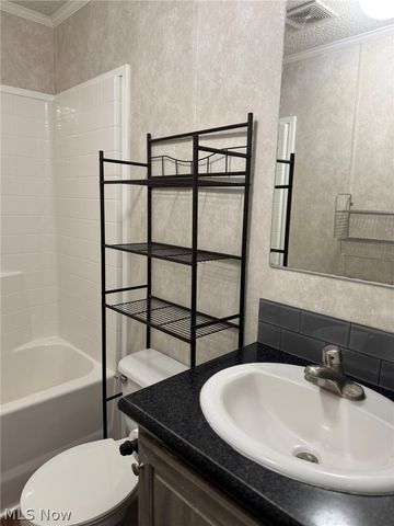 6835 Richmond Road 26, Glenwillow, OH 44139