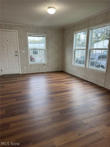 6835 Richmond Road 26, Glenwillow, OH 44139