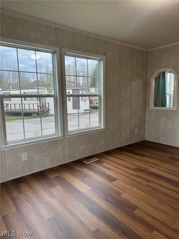 6835 Richmond Road 26, Glenwillow, OH 44139