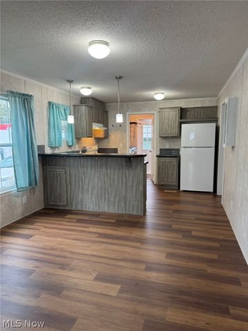 6835 Richmond Road 26, Glenwillow, OH 44139