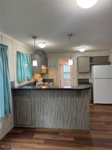 6835 Richmond Road 26, Glenwillow, OH 44139