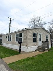 6835 Richmond Road 26, Glenwillow, OH 44139