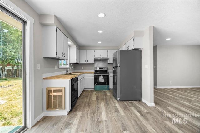 435 N Haskett Street, Mountain Home, ID 83647