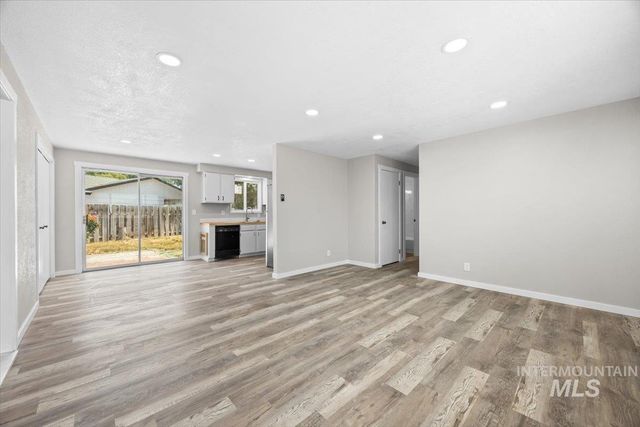 435 N Haskett Street, Mountain Home, ID 83647