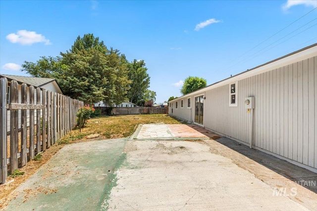 435 N Haskett Street, Mountain Home, ID 83647