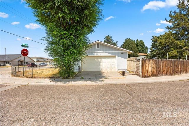 435 N Haskett Street, Mountain Home, ID 83647