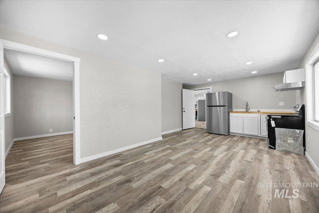 435 N Haskett Street, Mountain Home, ID 83647