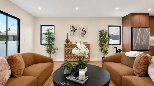 1436 N Frederic, Burbank, CA 91505