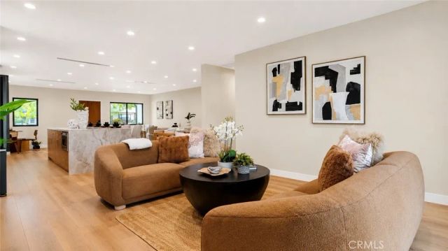 1436 N Frederic, Burbank, CA 91505