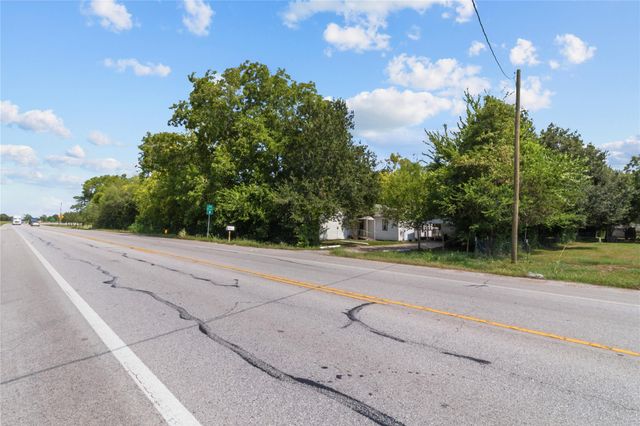 2305 Fm 1462 Road, Alvin, TX 77511