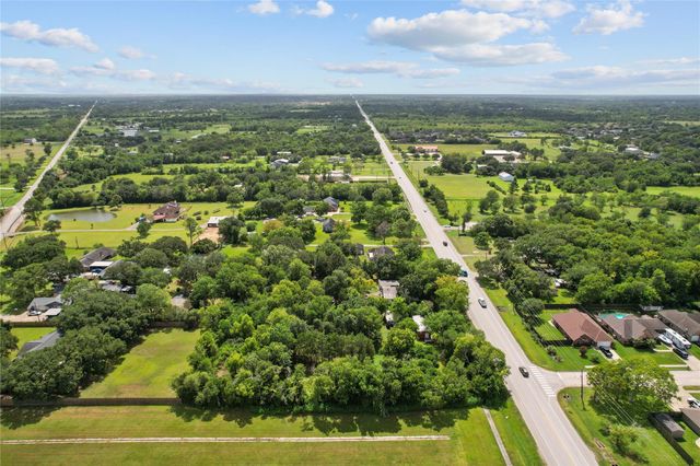 2305 Fm 1462 Road, Alvin, TX 77511