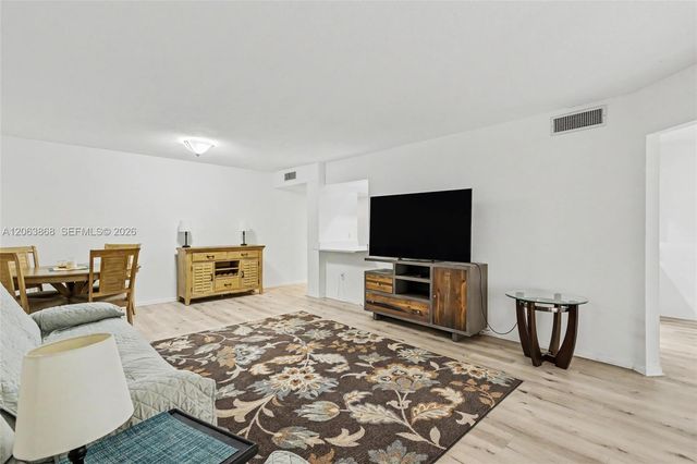 1410 Sheridan St 12I, Hollywood, FL 33020