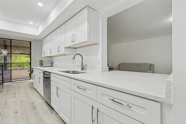 1410 Sheridan St 12I, Hollywood, FL 33020