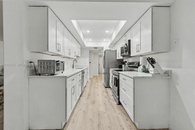 1410 Sheridan St 12I, Hollywood, FL 33020
