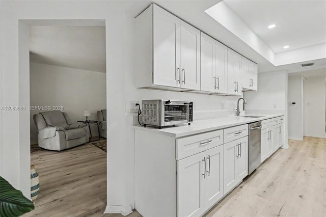 1410 Sheridan St 12I, Hollywood, FL 33020