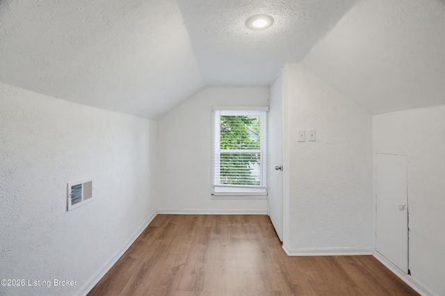 4015 Valley View Dr, Louisville, KY 40216