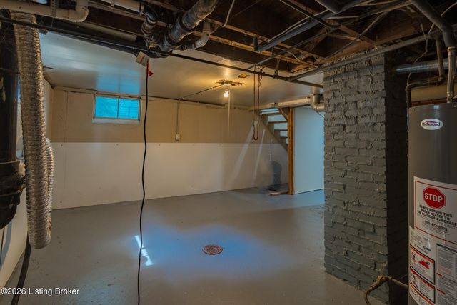 4015 Valley View Dr, Louisville, KY 40216