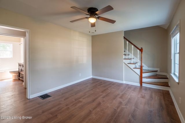 4015 Valley View Dr, Louisville, KY 40216