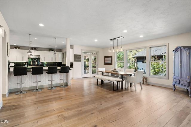 19062 Mt McLoughlin Lane, Bend, OR 97703