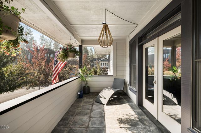 19062 Mt McLoughlin Lane, Bend, OR 97703