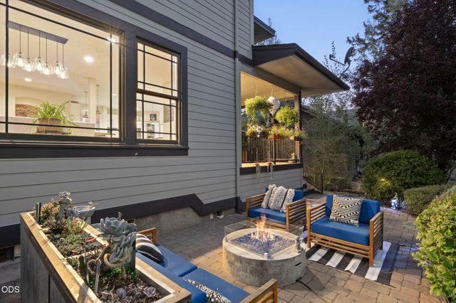 19062 Mt McLoughlin Lane, Bend, OR 97703