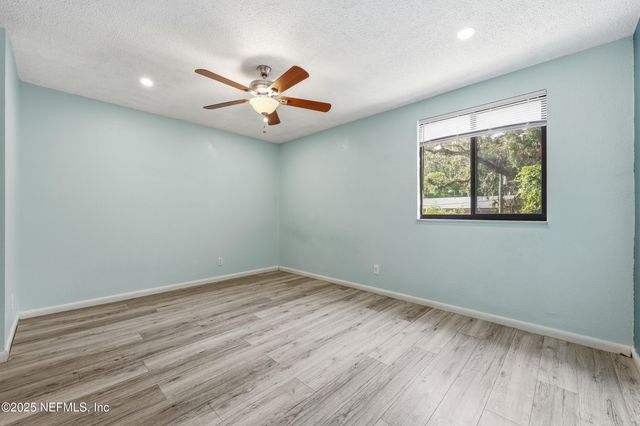 5811 ATLANTIC Boulevard 229, Jacksonville, FL 32207