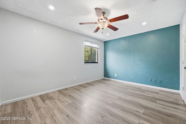 5811 ATLANTIC Boulevard 229, Jacksonville, FL 32207