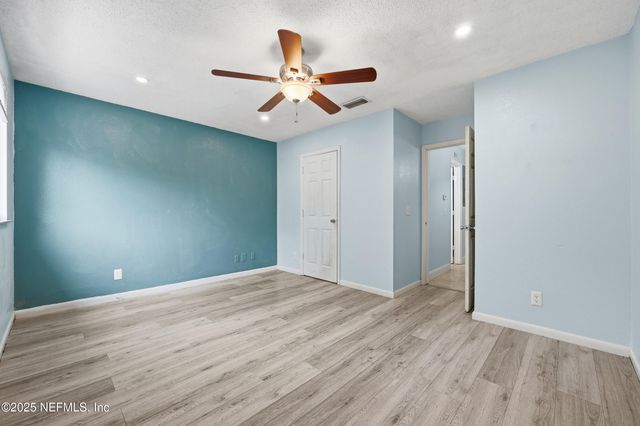 5811 ATLANTIC Boulevard 229, Jacksonville, FL 32207