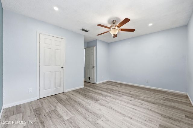 5811 ATLANTIC Boulevard 229, Jacksonville, FL 32207