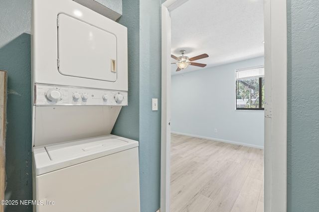 5811 ATLANTIC Boulevard 229, Jacksonville, FL 32207