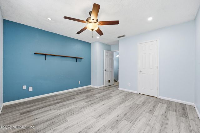 5811 ATLANTIC Boulevard 229, Jacksonville, FL 32207