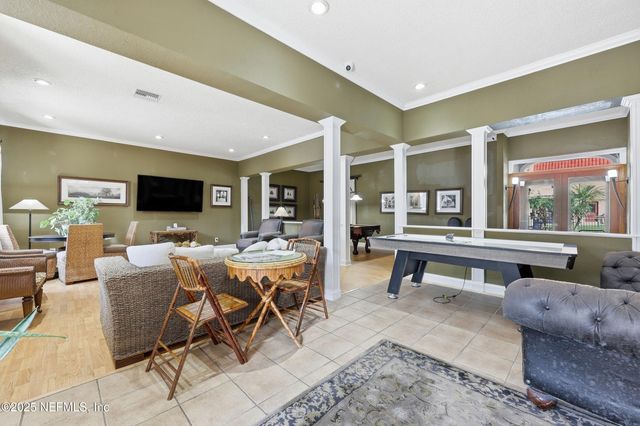 5811 ATLANTIC Boulevard 229, Jacksonville, FL 32207