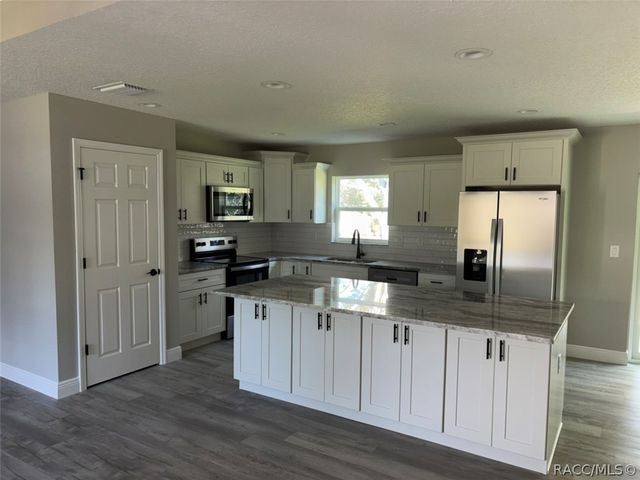 8402 N Bolder Drive, Dunnellon, FL 34434