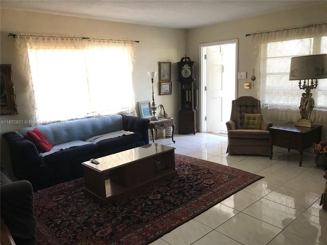 201 NE 14th Ave 1C, Hallandale Beach, FL 33009