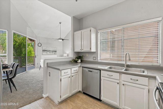 1633 E LAKESIDE Drive 165, Gilbert, AZ 85234